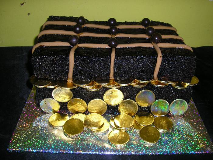 עוגת יום הולדת שוקולד תיבת אוצר
